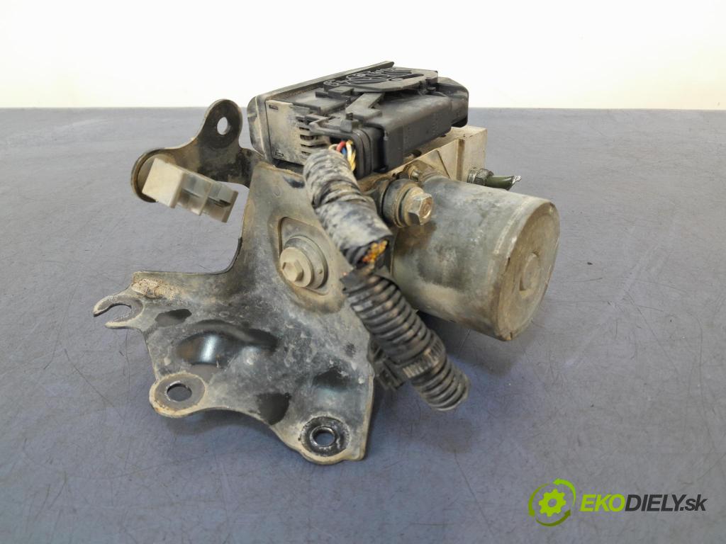 Toyota Avensis 2013 čerpadlo ABS x 44540-05140
