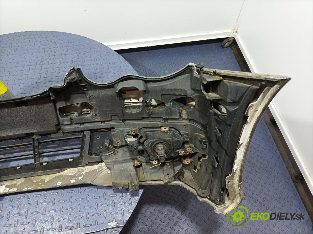 Mercedes C-klasa 2004 nárazník Predné