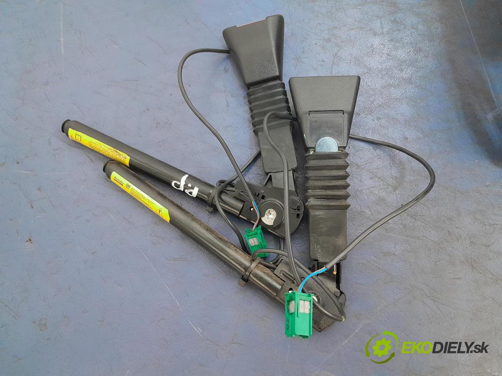 Opel Meriva 2007 kokpit,pristrojová doska