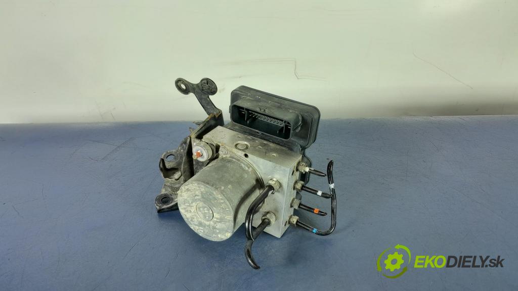 Toyota Auris 2018 čerpadlo ABS x 44540-02520