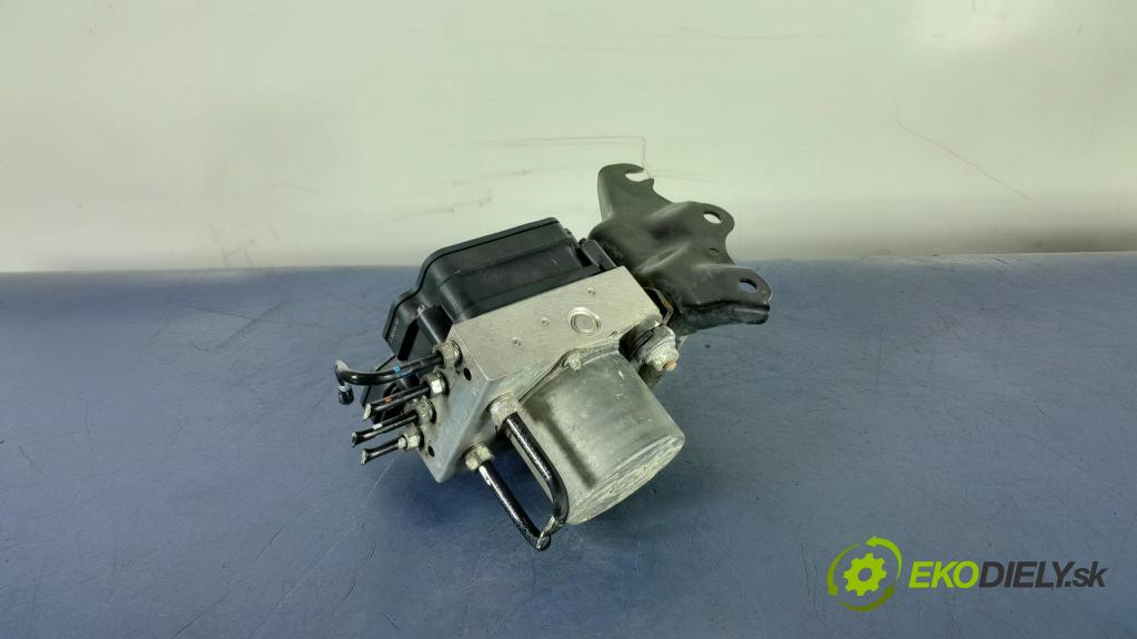 Toyota Auris 2018 čerpadlo ABS x 44540-02520