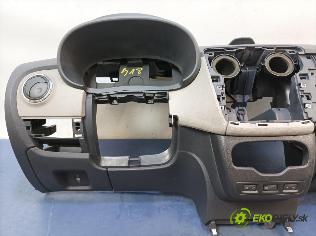 Dacia Lodgy 2014 kokpit,pristrojová doska 