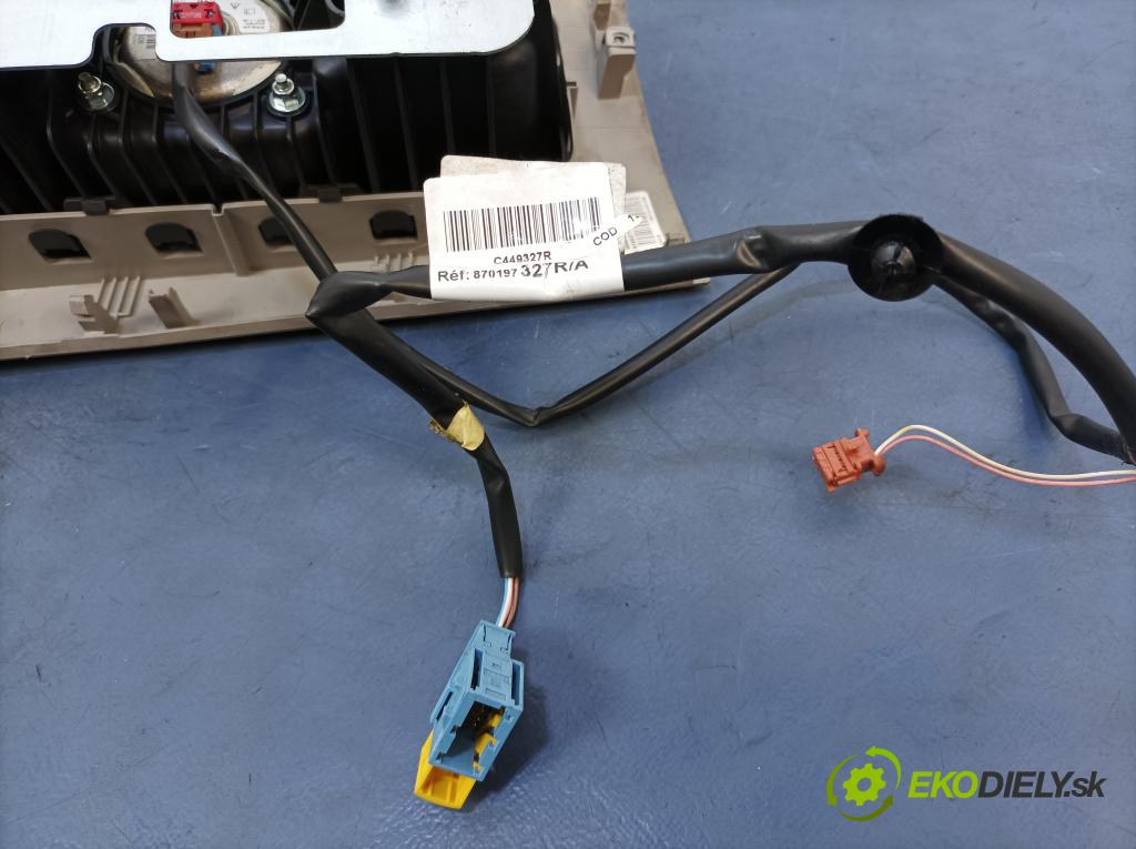 Dacia Lodgy 2014 kokpit,pristrojová doska