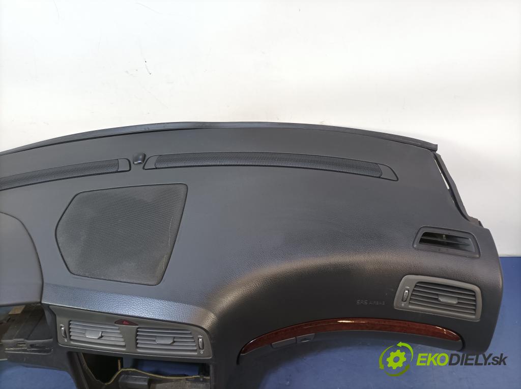 Volvo S60/V70 2002 kokpit,pristrojová doska