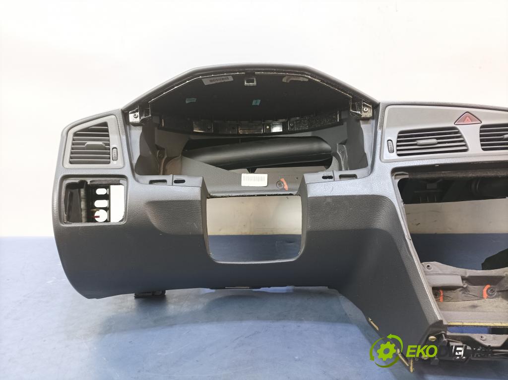Volvo S60/V70 2002 kokpit,pristrojová doska