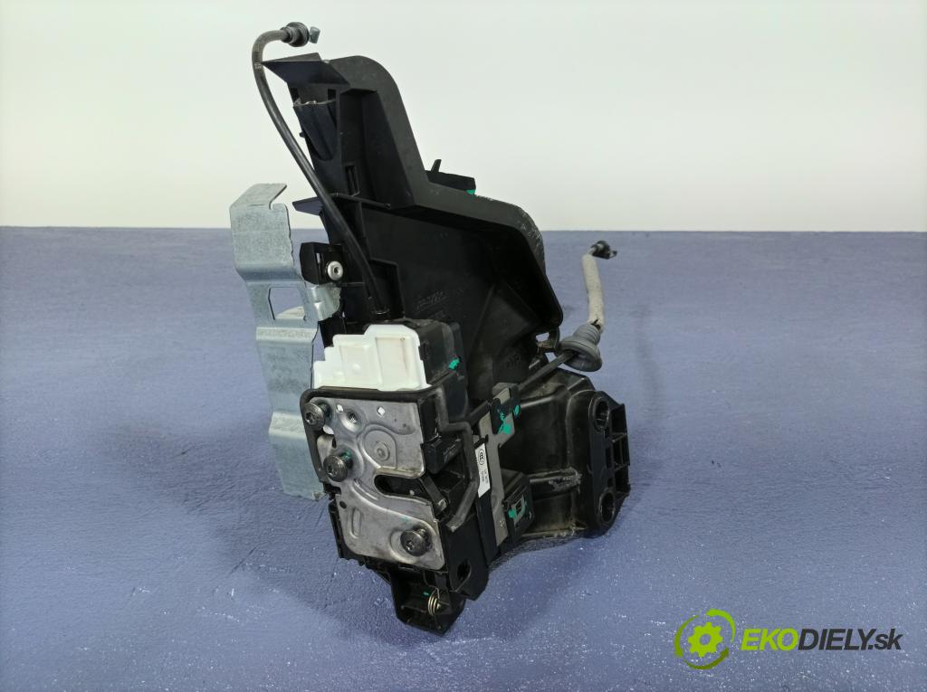 Volvo S90 2018 zámek dveře před Levý: 31349894
