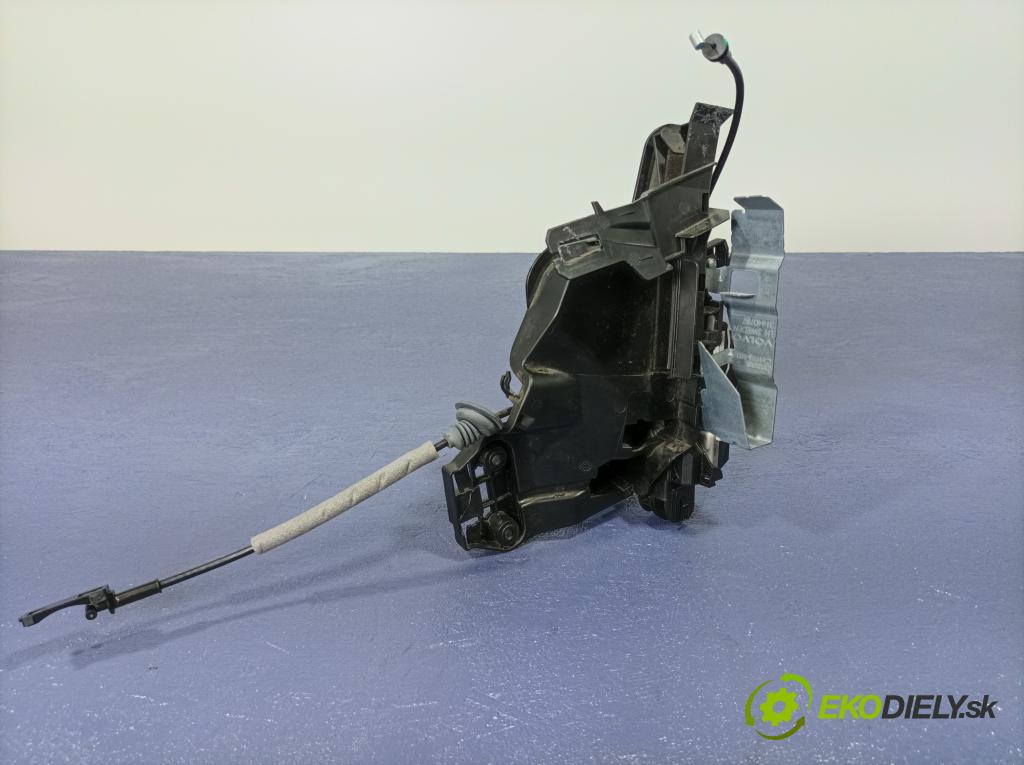Volvo S90 2018 zámek dveře před Levý: 31349894