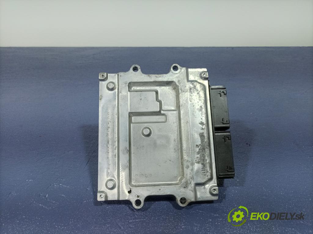 Volvo S90 2018 riadiaca jednotka Motor: 31459914