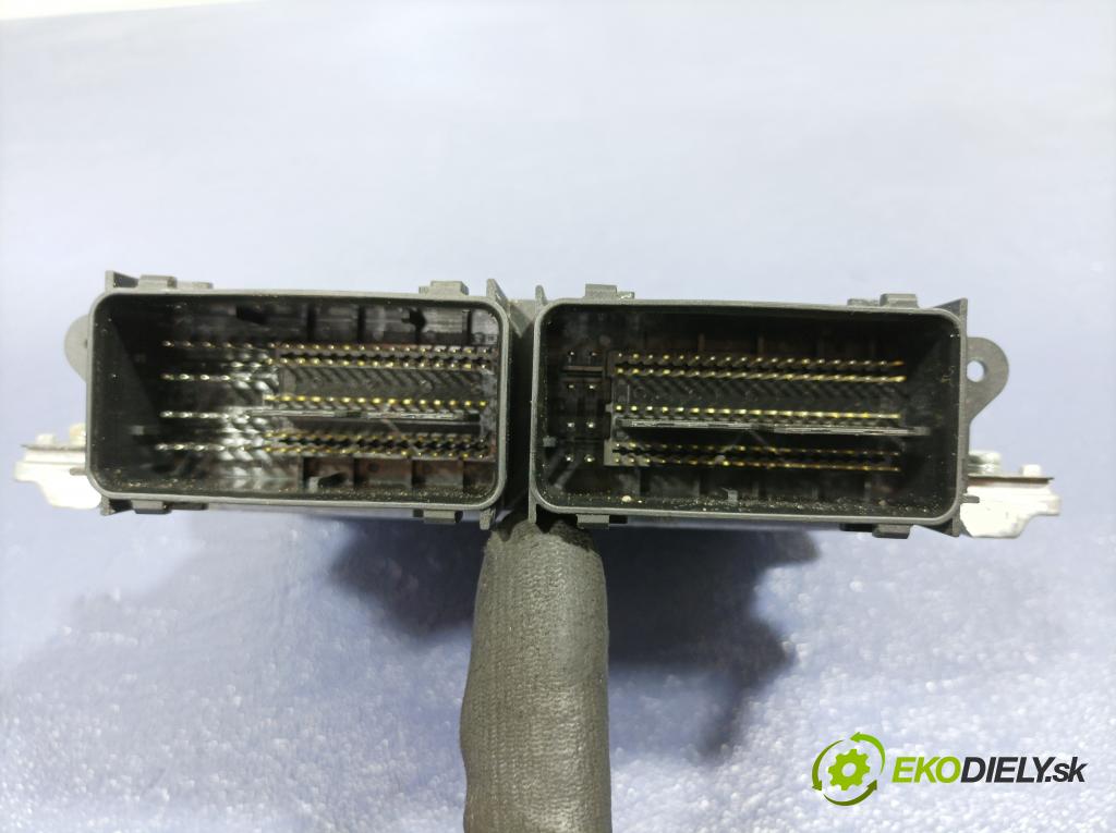 Volvo S90 2018 riadiaca jednotka Motor: 31459914