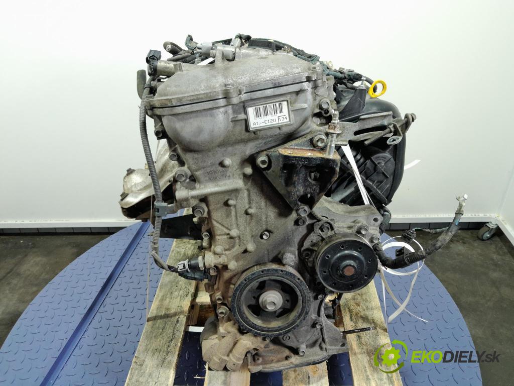 TOYOTA COROLLA E15 1.6 1ZR-FE, 1ZR-FAE manual Motor benz.