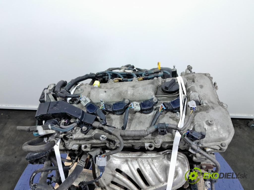 TOYOTA COROLLA E15 1.6 1ZR-FE, 1ZR-FAE manual Motor benz.