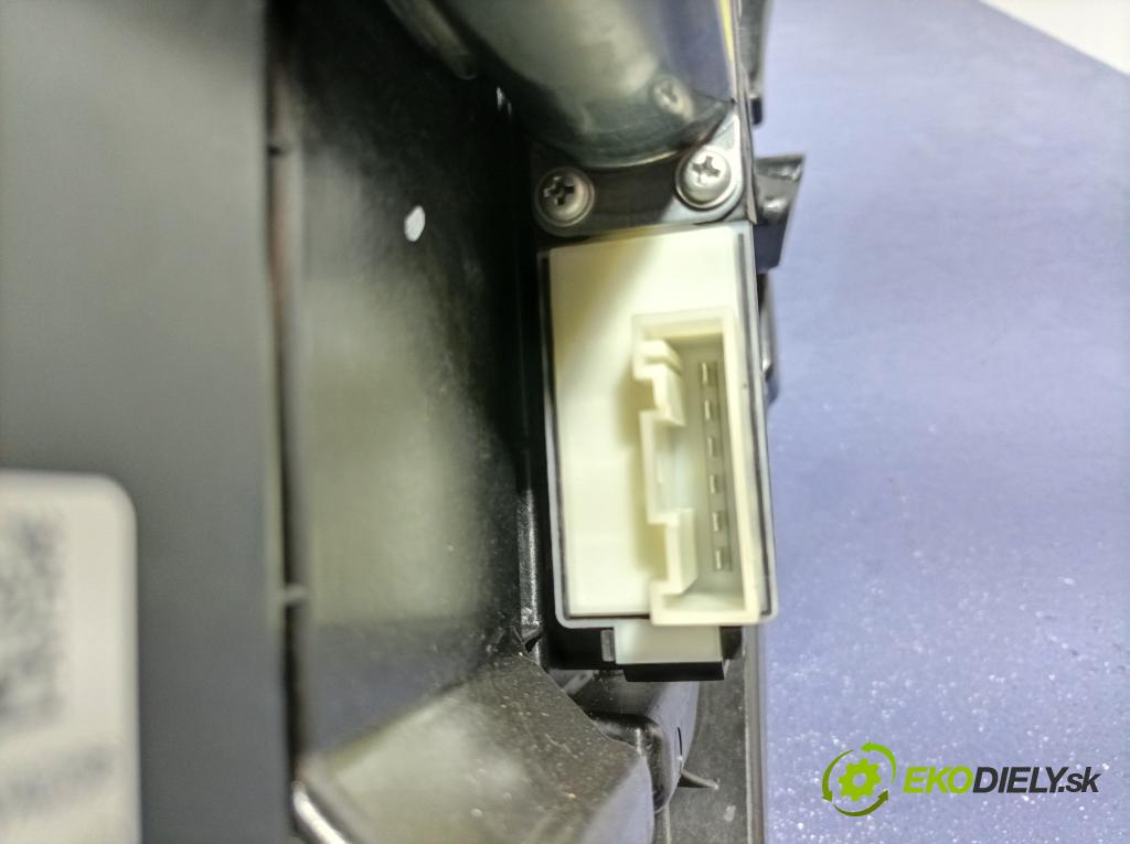 Bmw Seria 1 2020 mechanismus stahování Sklenka: Zad: v pravo: 229752