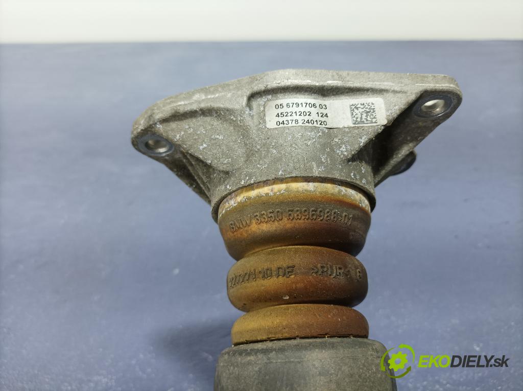 Bmw Seria 1 2020 tlmič zad Vľavo.: 6883940