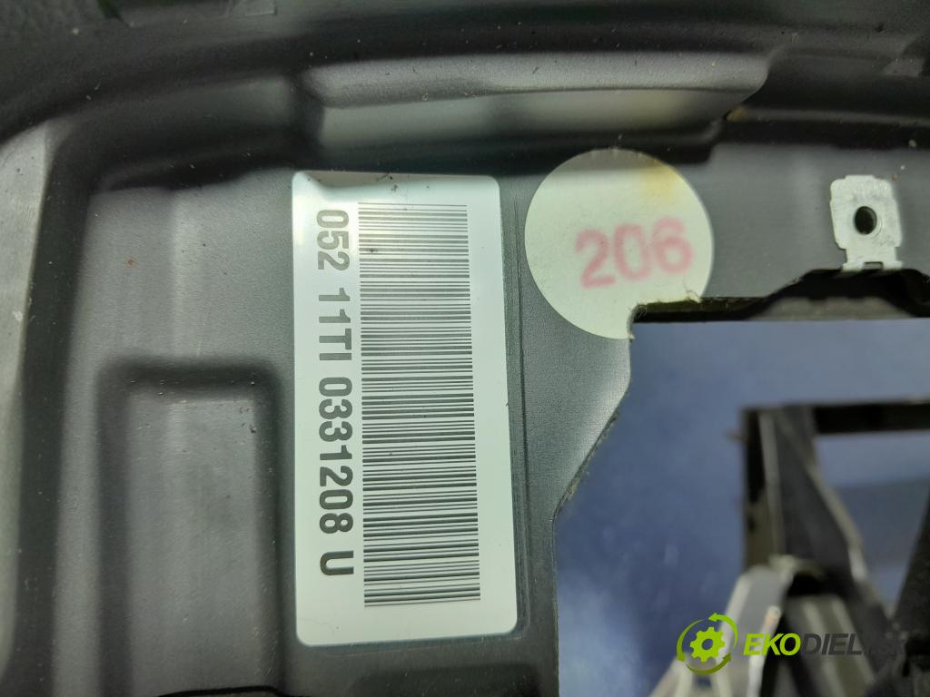 Vw Golf 2004 kokpit,pristrojová doska 01