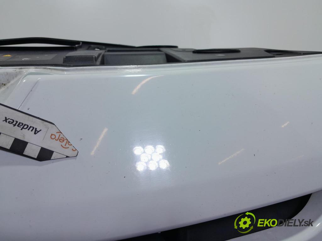 Renault Megane 2010 nárazník před 01