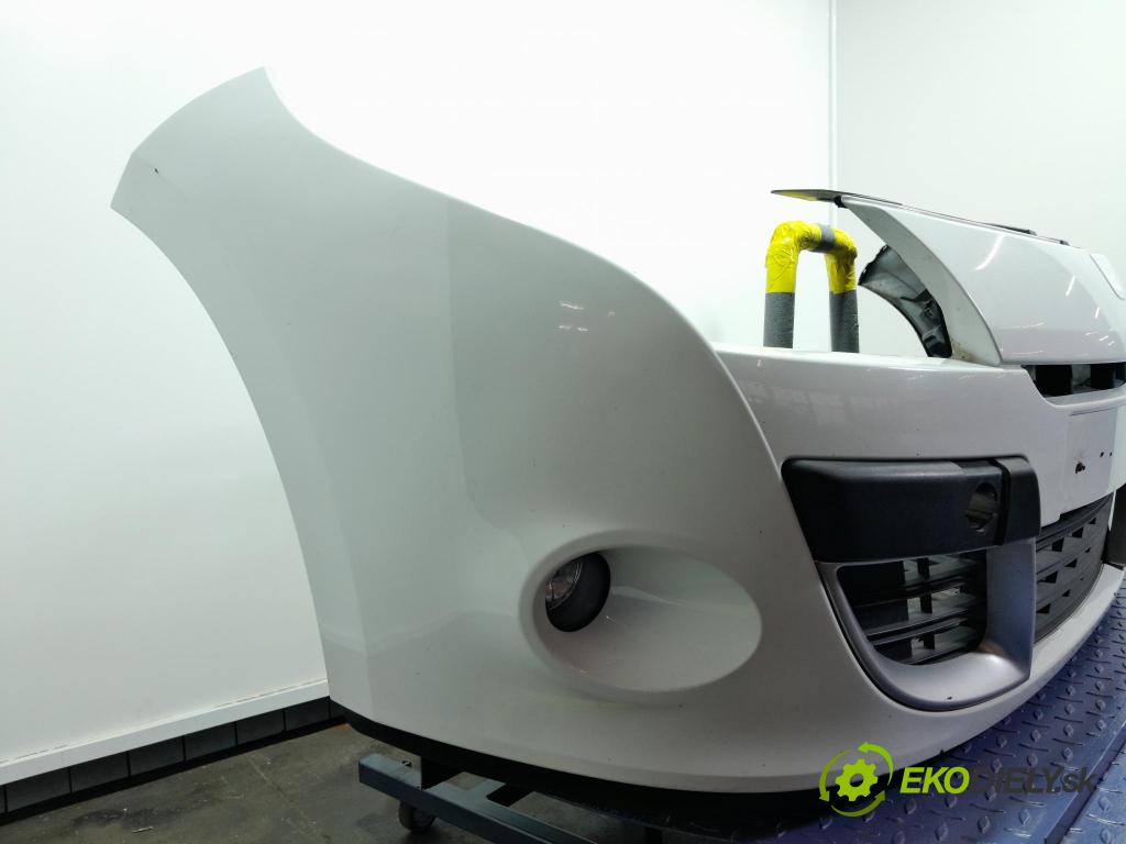 Renault Megane 2010 nárazník před 01