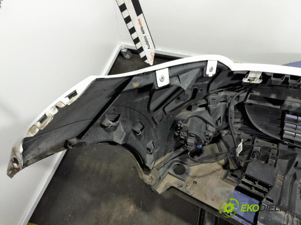 Renault Megane 2010 nárazník před 01