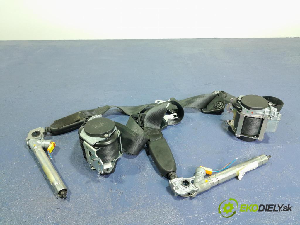 Renault Megane 2010 kokpit,pristrojová doska 01