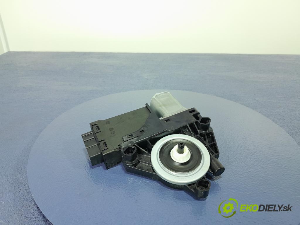Volvo S90 2018 mechanismus stahování Sklenka: Zad: v pravo: 31674760
