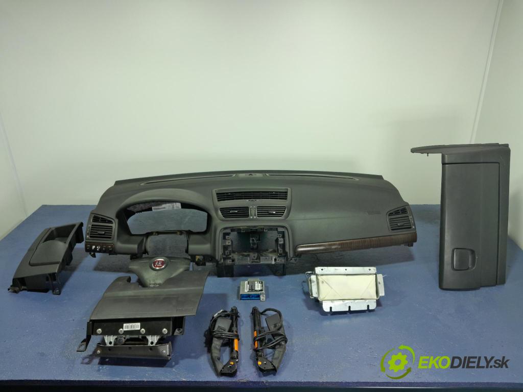 Fiat Croma 2008 kokpit,pristrojová doska 01