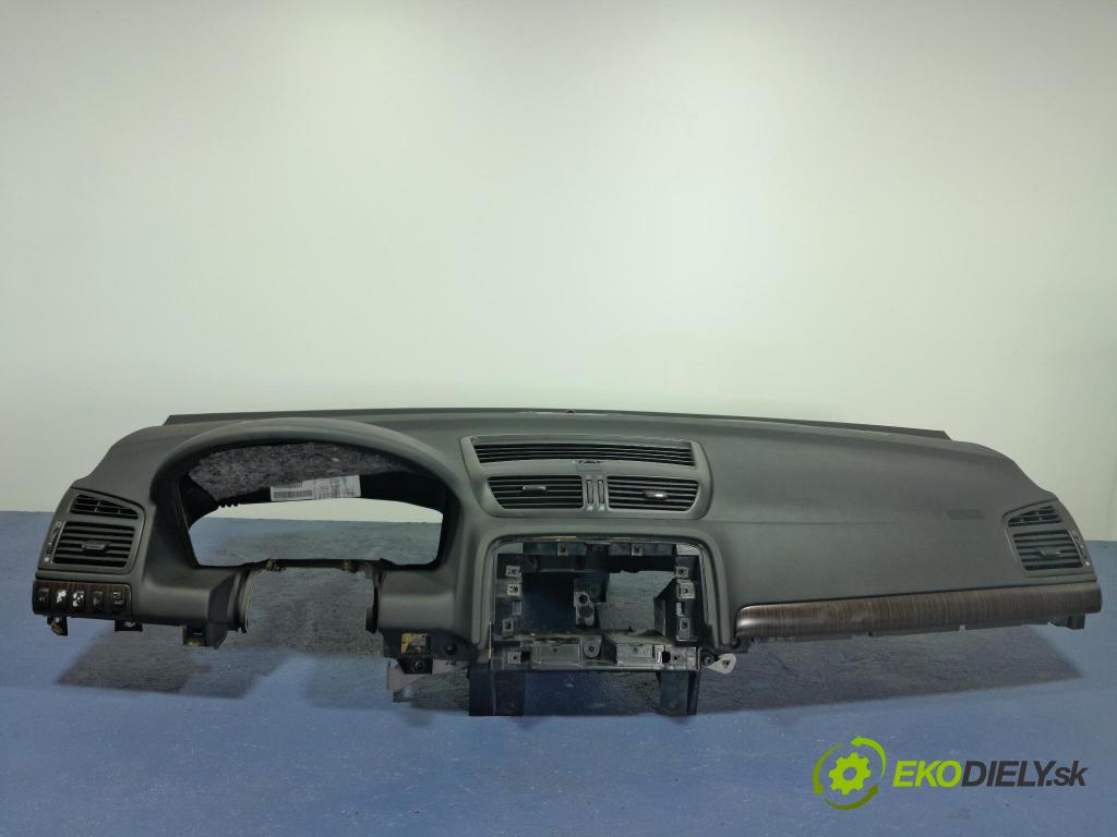 Fiat Croma 2008 kokpit,pristrojová doska 01
