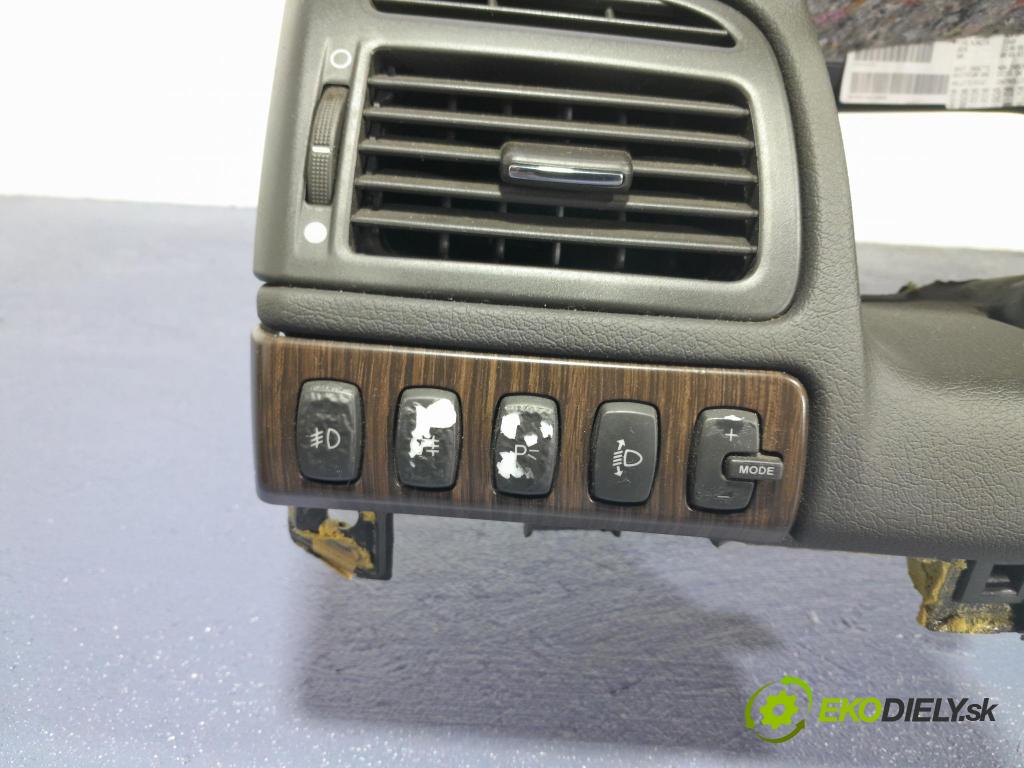 Fiat Croma 2008 kokpit,pristrojová doska 01