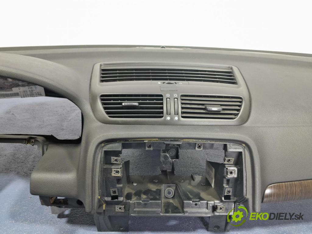 Fiat Croma 2008 kokpit,pristrojová doska 01
