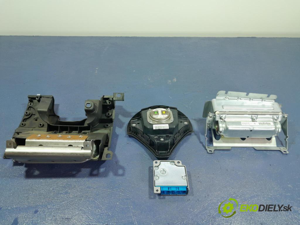Fiat Croma 2008 kokpit,pristrojová doska 01