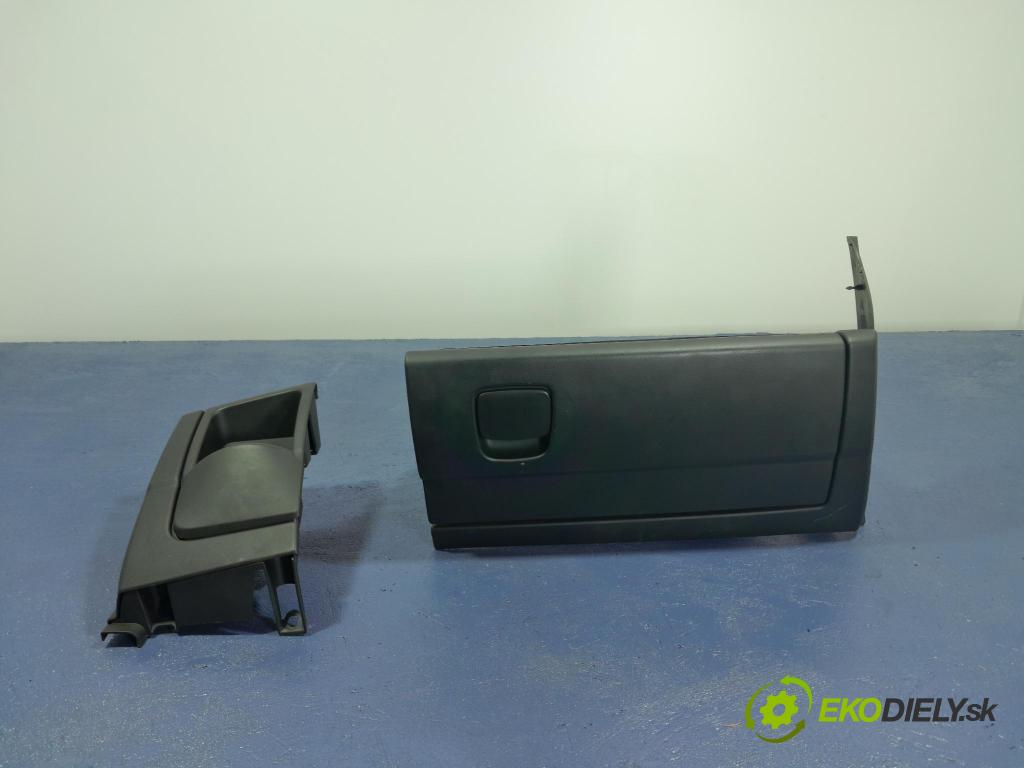 Fiat Croma 2008 kokpit,pristrojová doska 01
