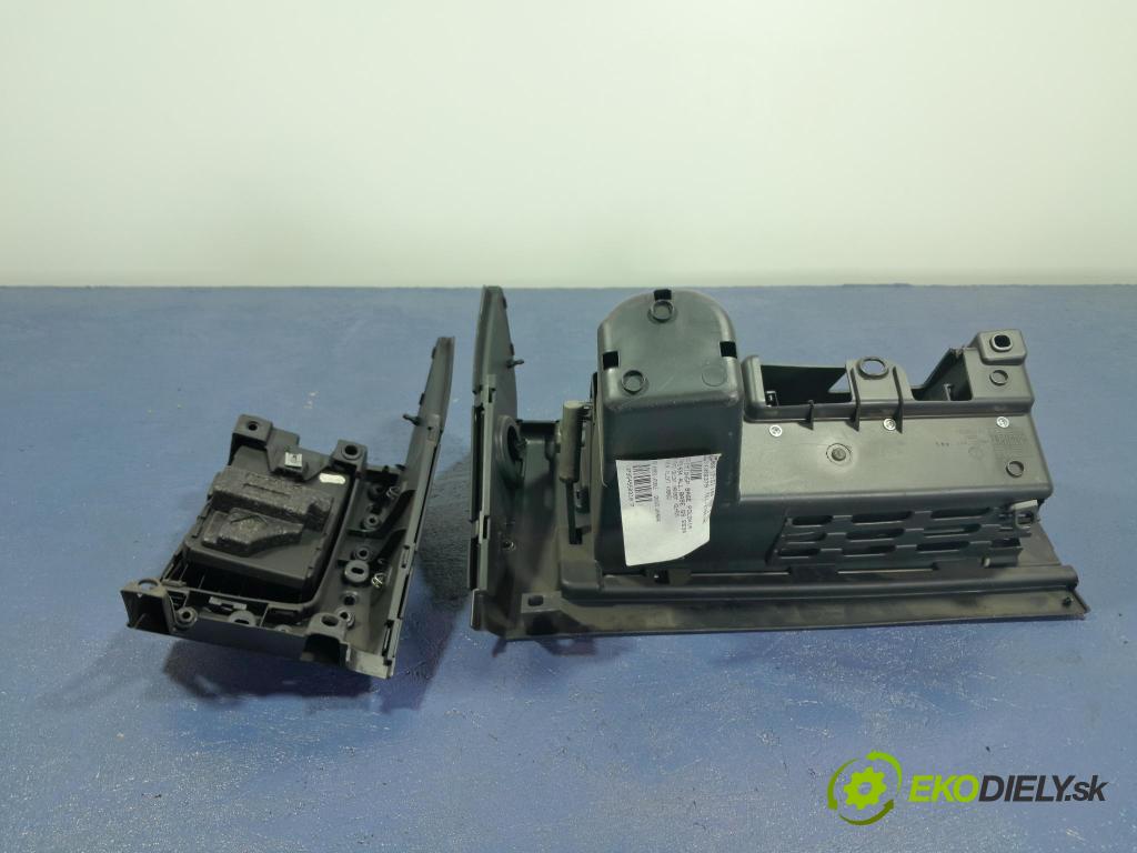 Fiat Croma 2008 kokpit,pristrojová doska 01