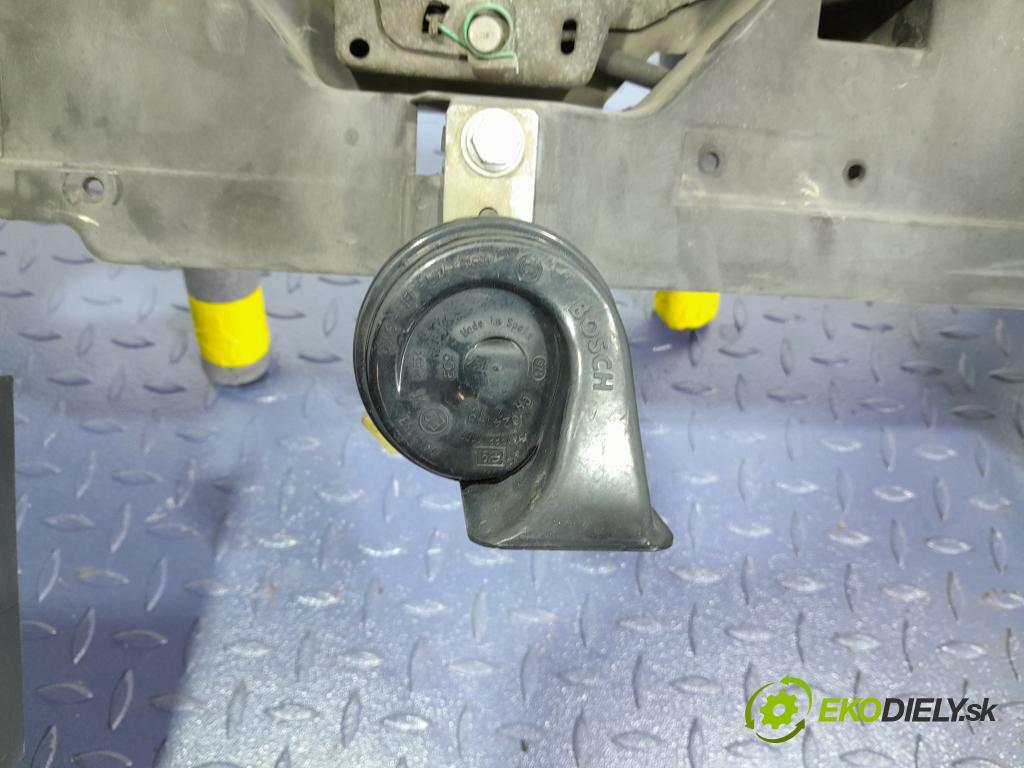 Renault Modus 2004 výztuha Čelní / stěna Přední 8200224763