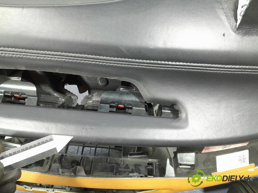 Bmw Seria 7 2015 kokpit,pristrojová doska 01