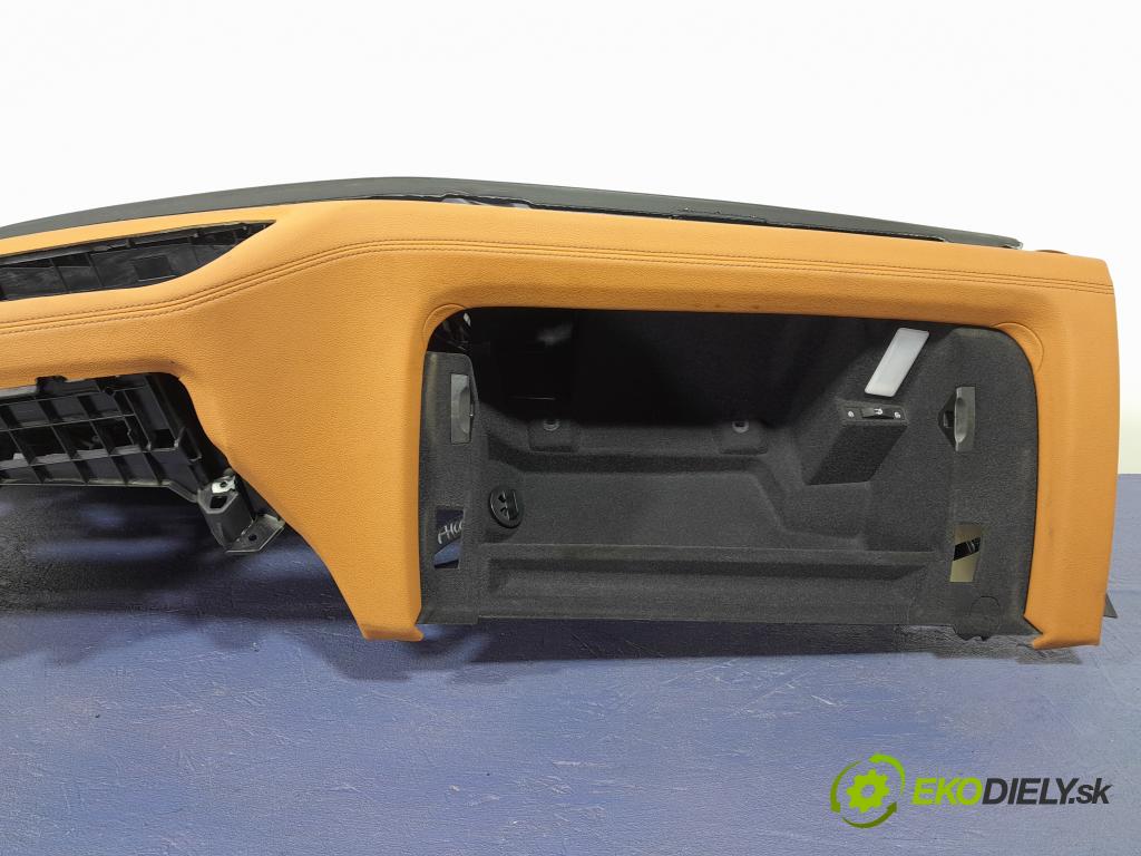 Bmw Seria 7 2015 kokpit,pristrojová doska 01