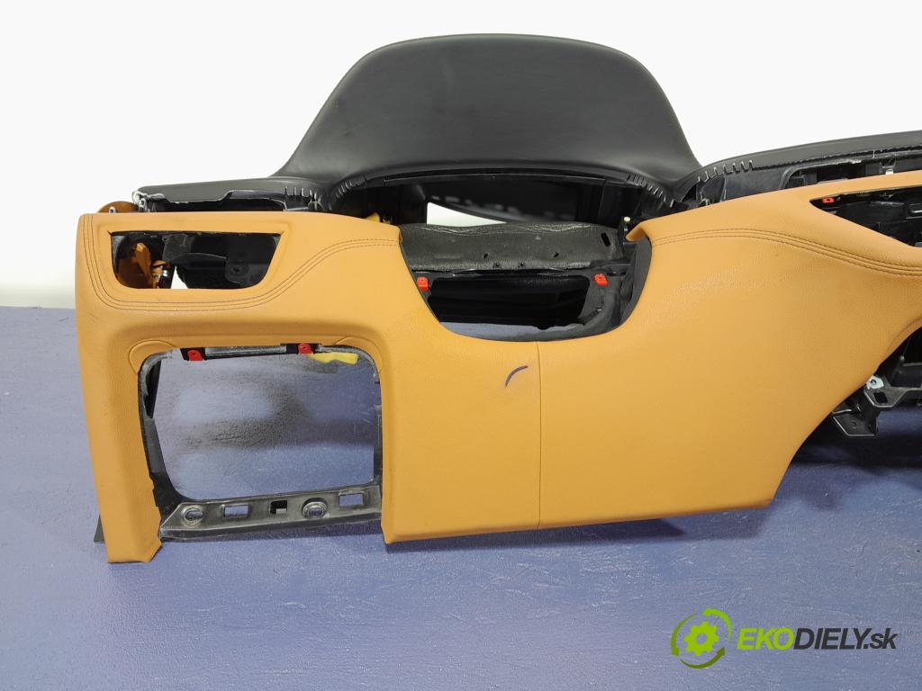 Bmw Seria 7 2015 kokpit,pristrojová doska 01