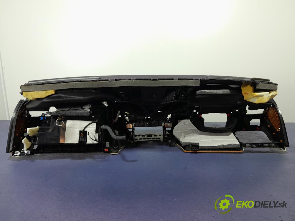 Bmw Seria 7 2015 kokpit,pristrojová doska 01