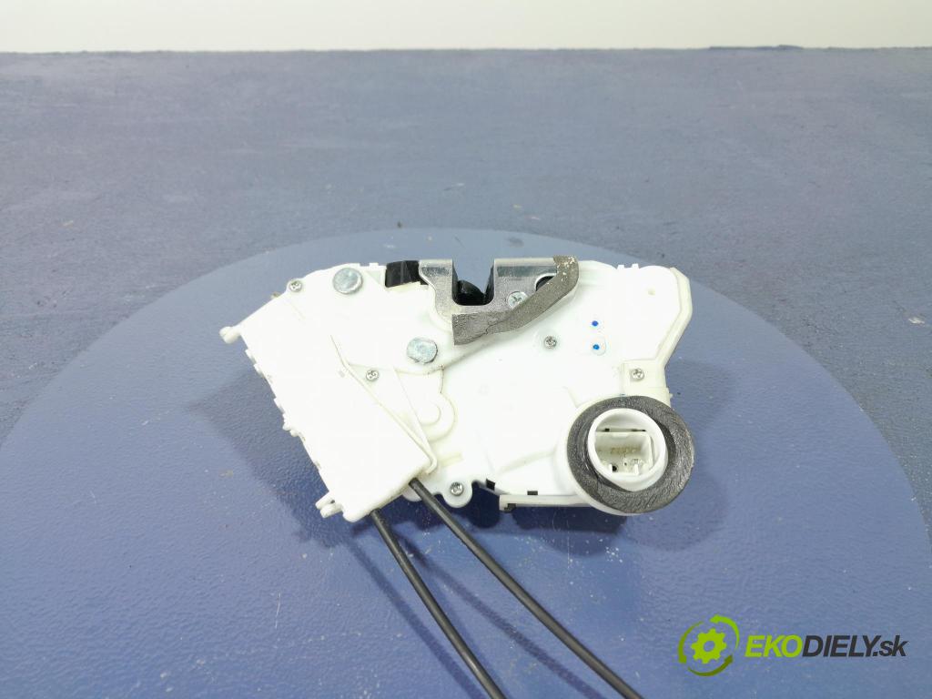 Subaru Xv 2017 zámek dveře před Levý: 01