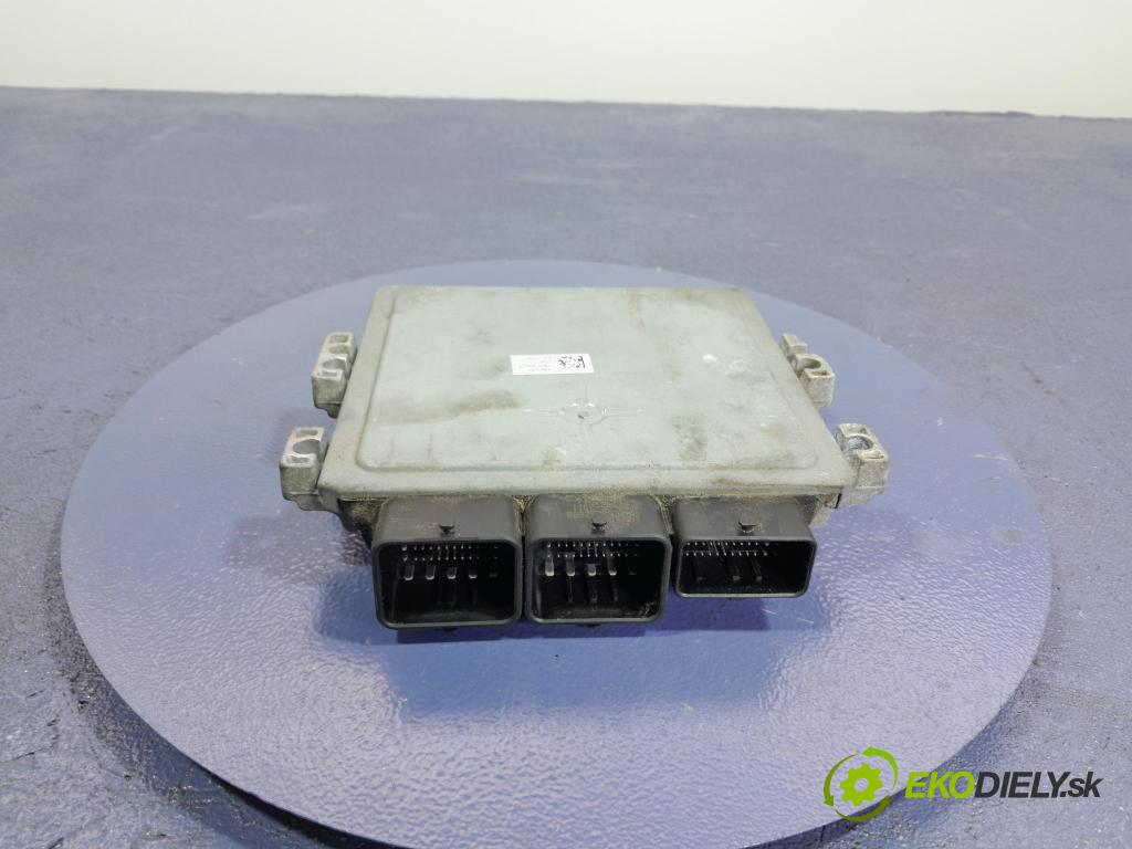 Volvo V60 2011 riadiaca jednotka Motor: 31336712