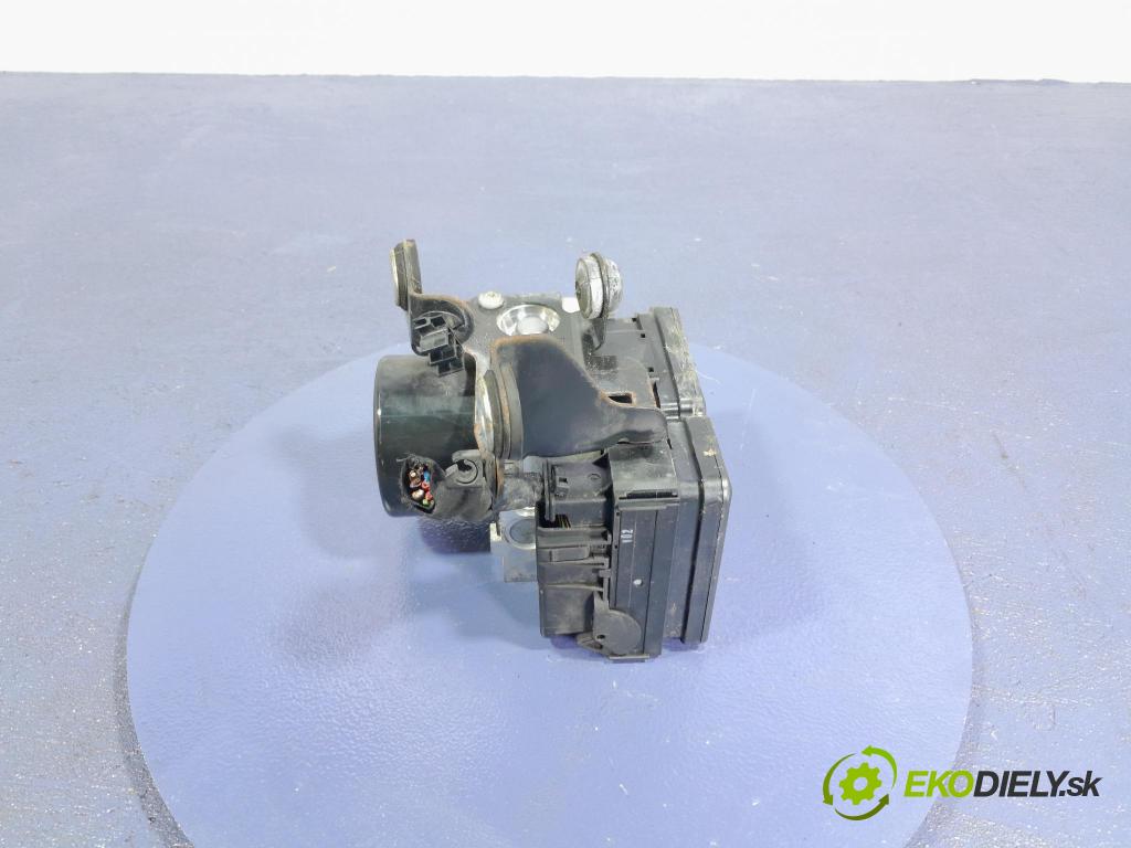 Volvo V60 2011 čerpadlo ABS x P31329137