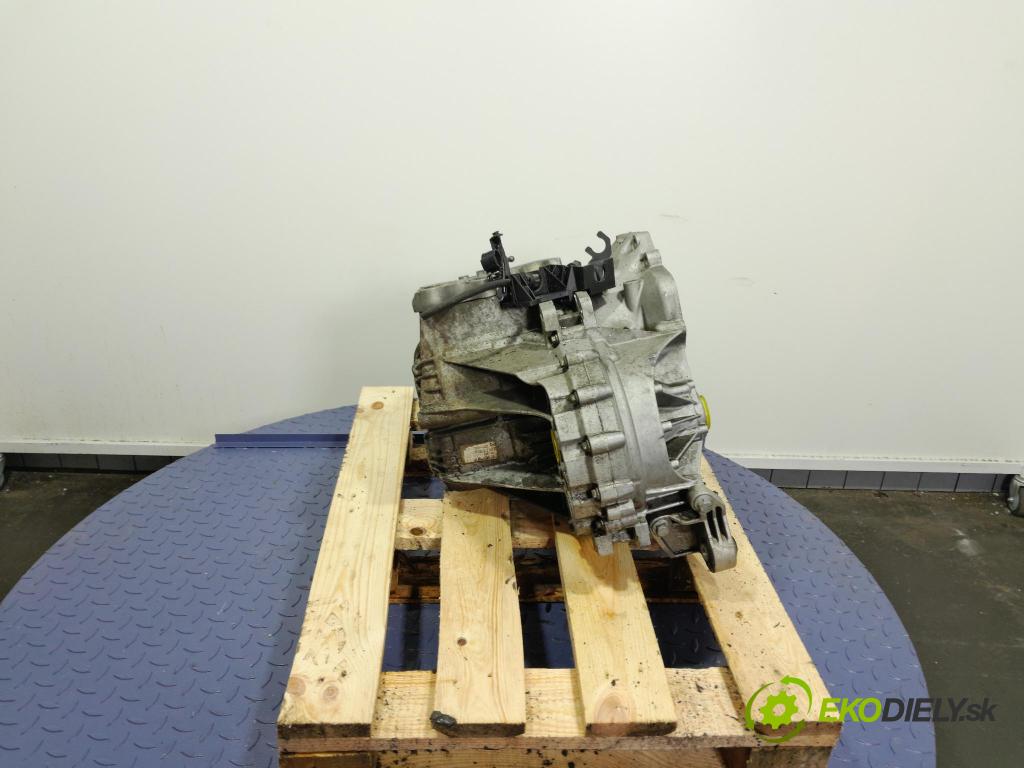 Volvo V60 2011 prevodovka Výbava: Manualna BG9R-7002-JCD