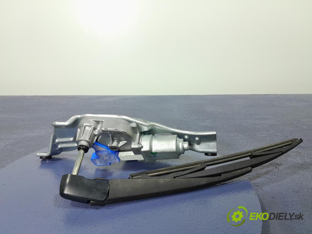 Subaru Xv 2017 motor: Stierače: zad 01
