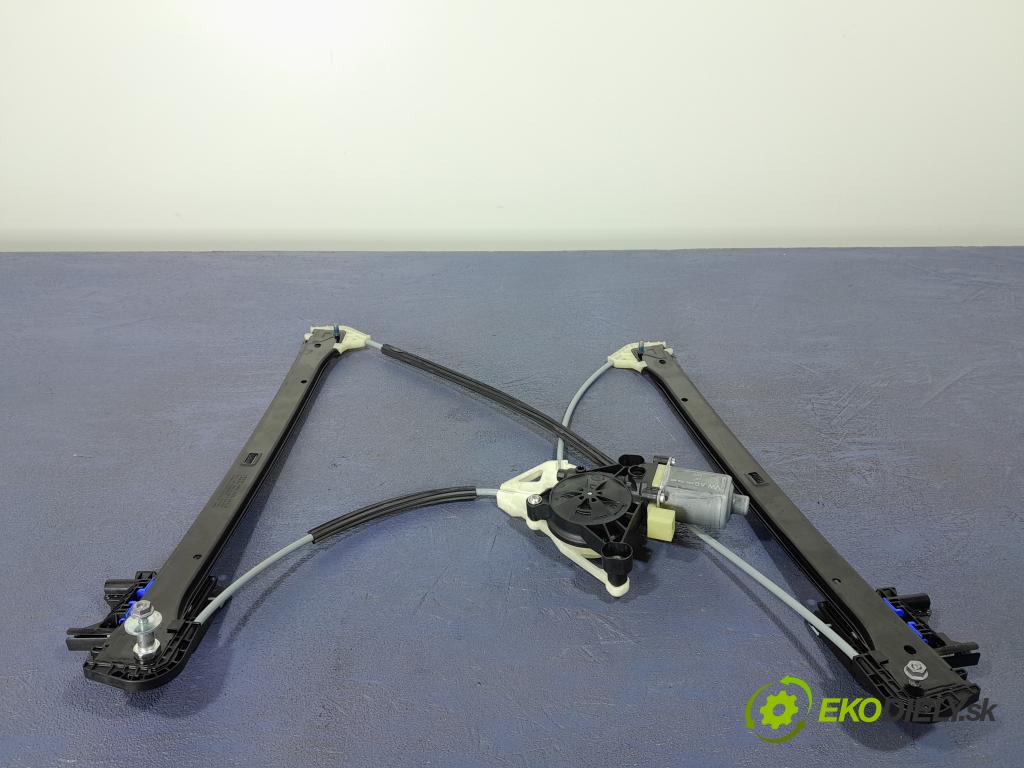 Audi Q7 2021 mechanismus stahování Sklenka: Zad: Levý: 4M0839461A