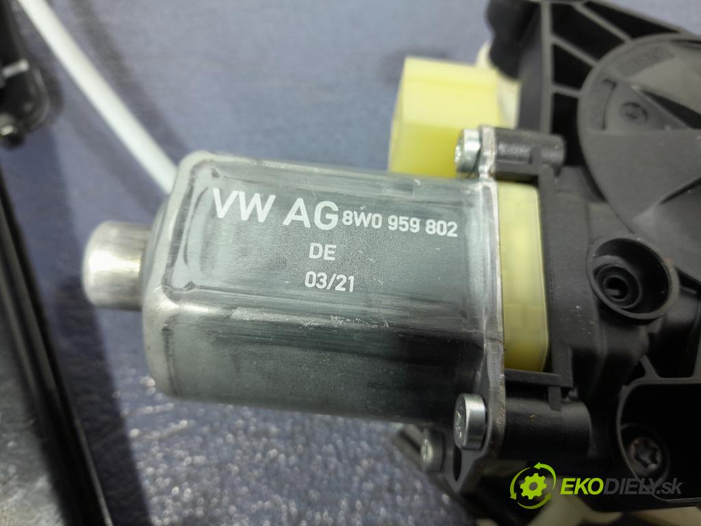 Audi Q7 2021 mechanismus stahování Sklenka: Zad: Levý: 4M0839461A