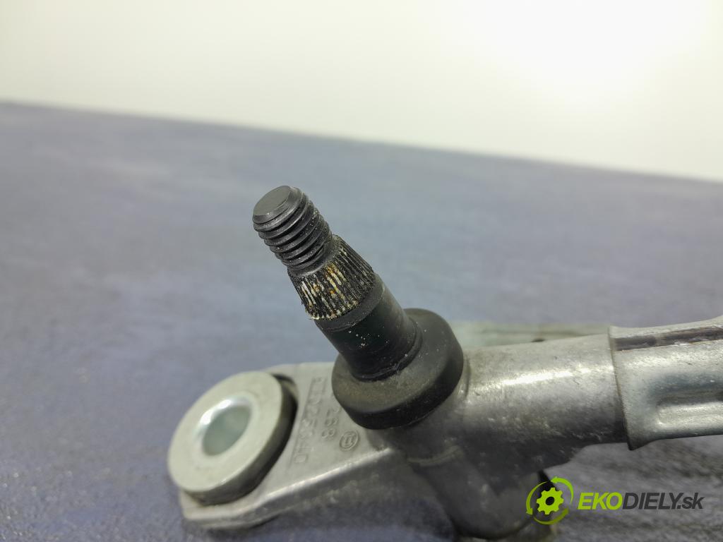 Audi Q7 2021 mechanizmus motor: Stierače: Predné 4M8955119