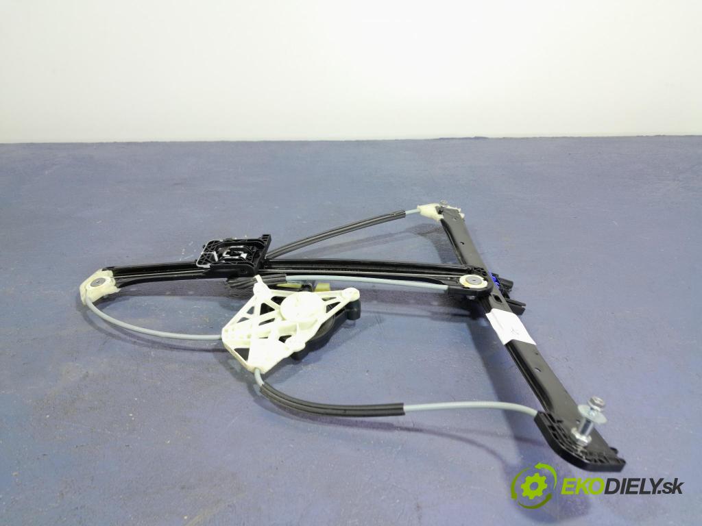 Audi Q7 2021 mechanismus stahování Sklenka: Zad: v pravo: 8W0959801