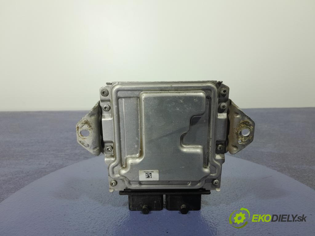 Suzuki Swift 2012 riadiaca jednotka Motor: 33910-69l01