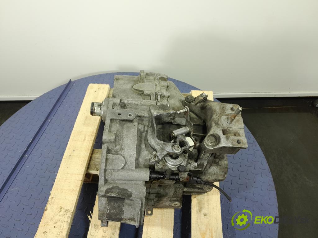 Vw Sharan 2009 prevodovka Výbava: Manualna KYG