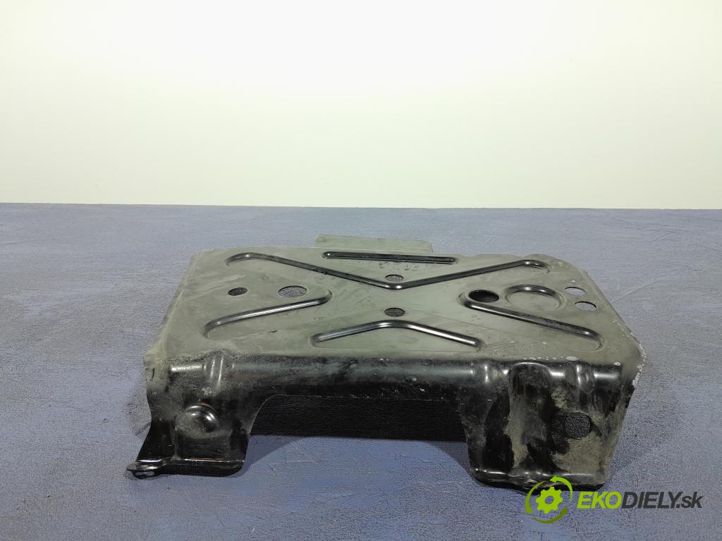 Audi Q7 2021 kryt Plast: podvozek: 4M0825911