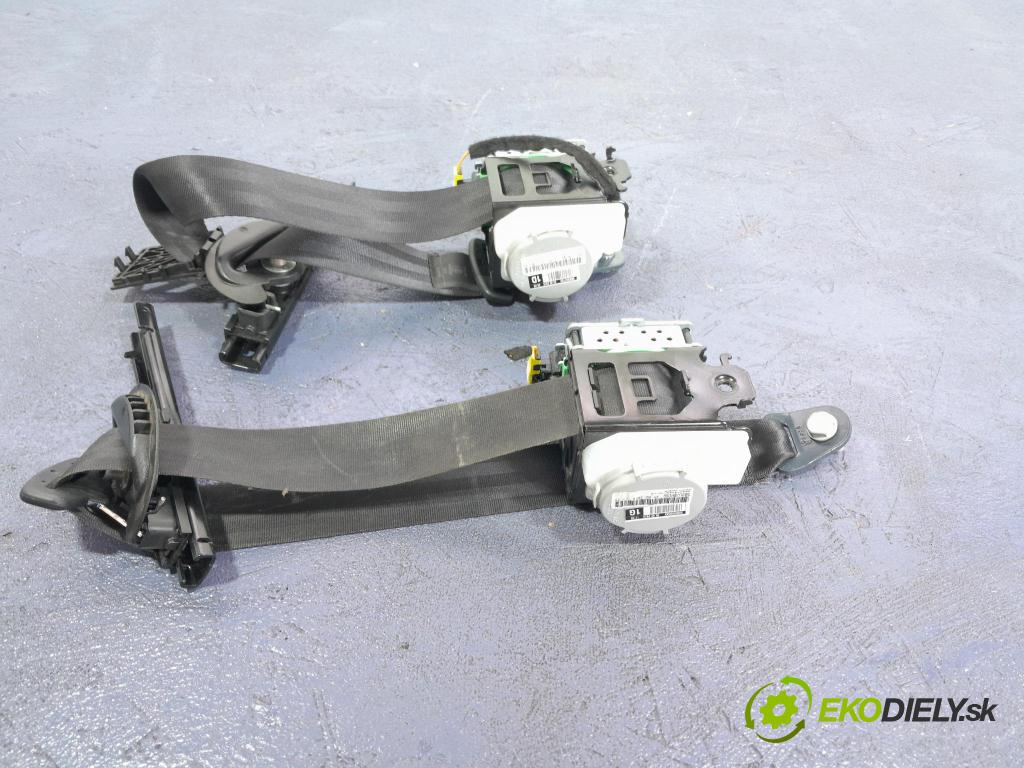 Citroen C4 2016 kokpit,pristrojová doska 01