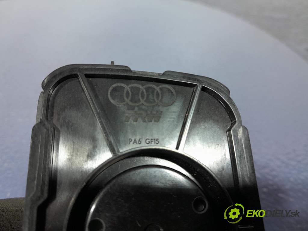 Audi Q2 2020 prepínač svetiel 01
