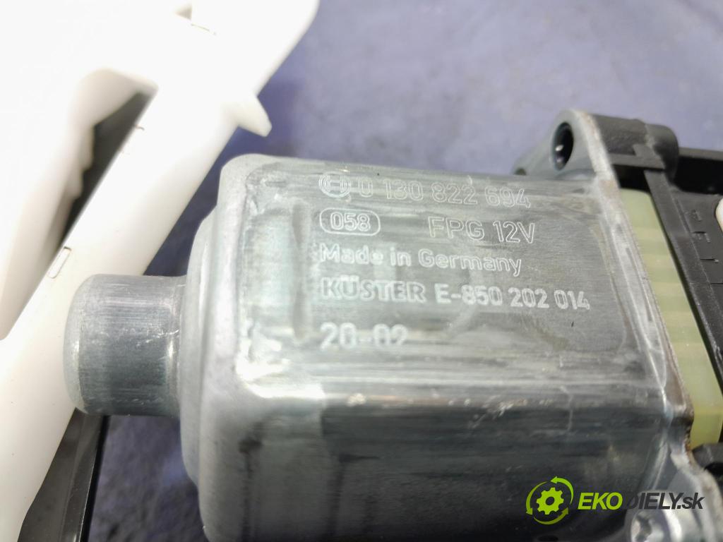 Audi Q2 2020 mechanismus stahování Sklenka: Zad: v pravo: 81A839462